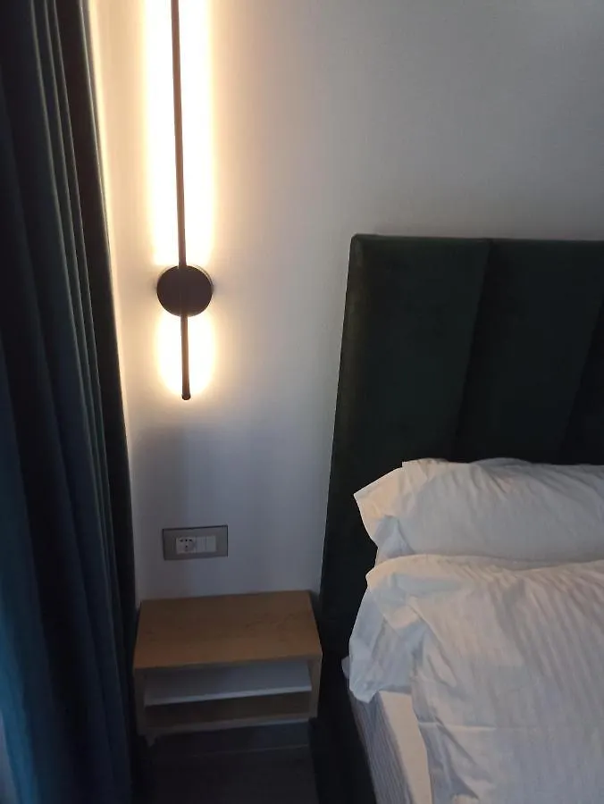 Deluxe Apartment Bllok ティラナ アルバニア
