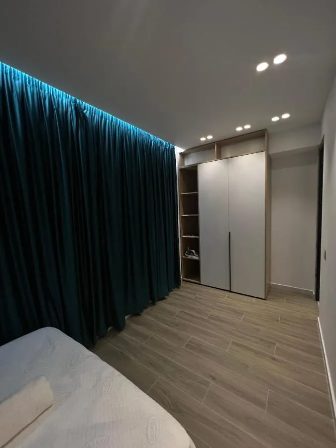 Deluxe Apartment Bllok ティラナ 0*,  アルバニア