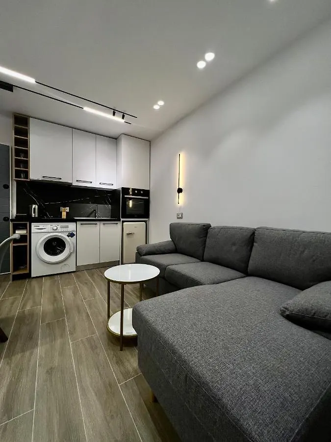Deluxe Apartment Bllok ティラナ アルバニア