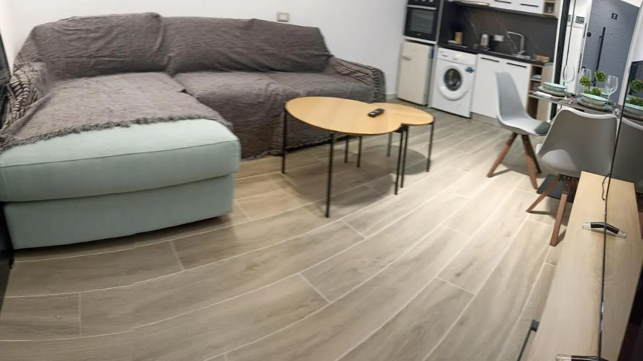Deluxe Apartment Bllok ティラナ